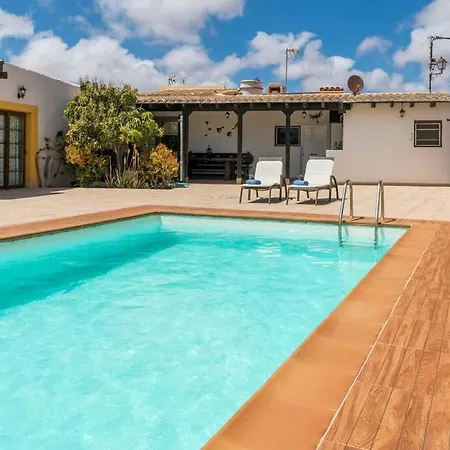 Con Piscina Privada Manitaga. *