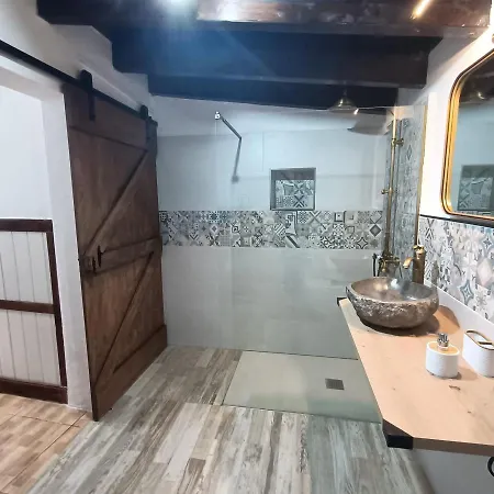 Βίλα Con Piscina Privada Manitaga.