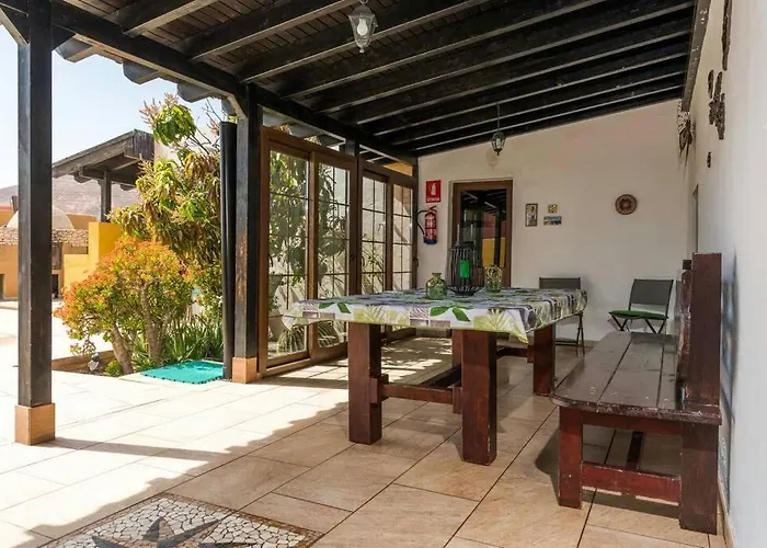 Con Piscina Privada Manitaga. Villa *